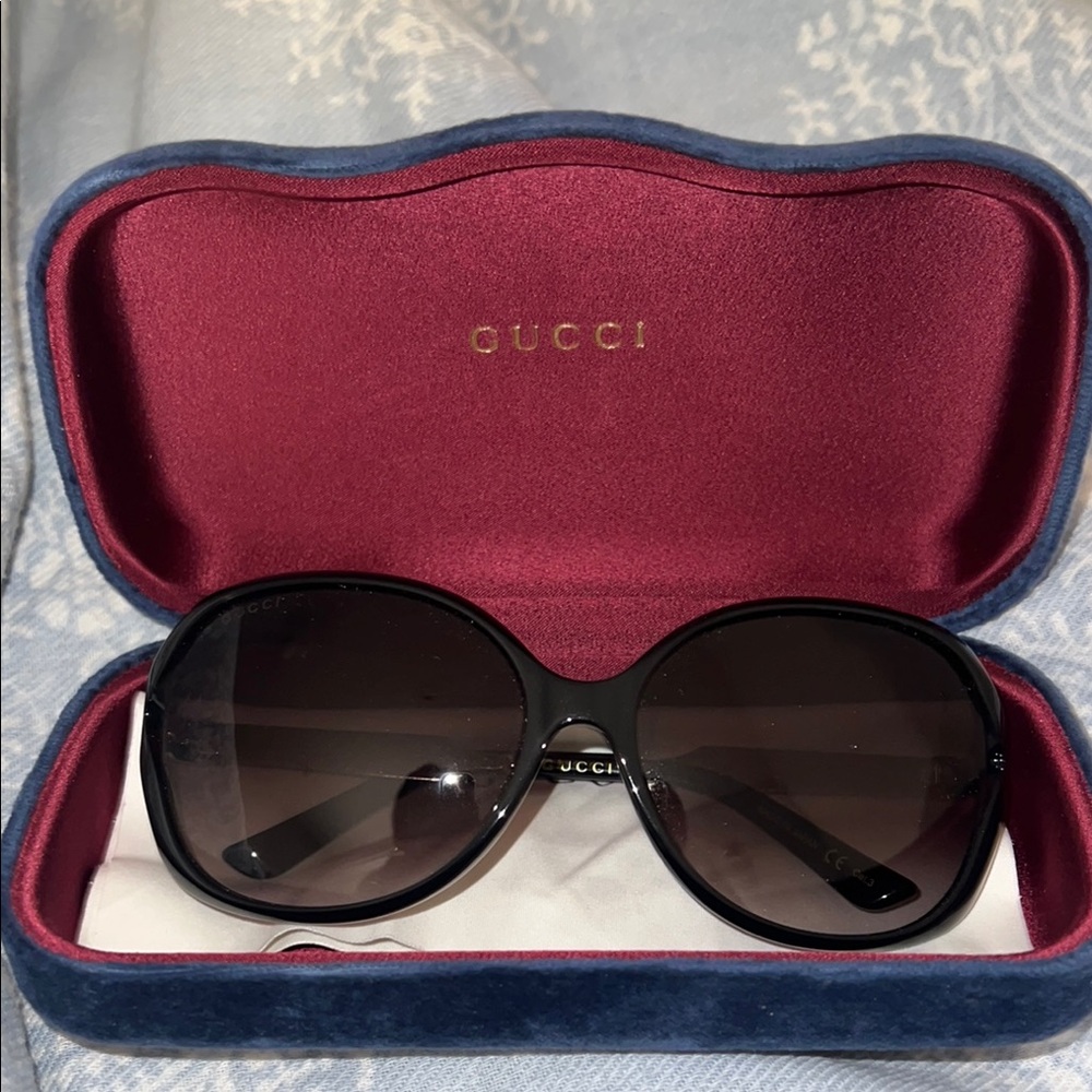 Gucci Black Oversized Round Women’s Sunglasses with Gradient Lenses